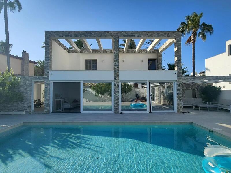 Villa for sale in Orihuela Costa, Alicante