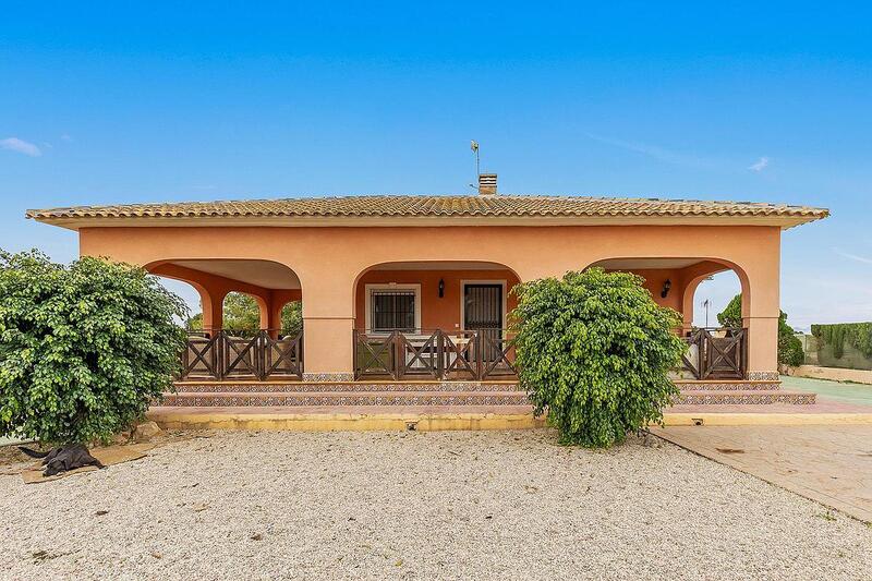 Villa for sale in Dolores, Alicante