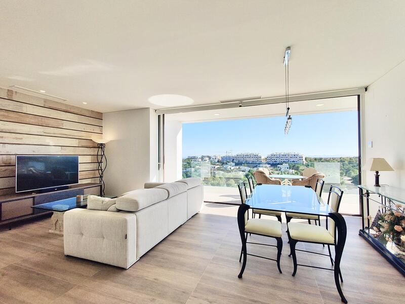 Apartamento en venta en Las Colinas Golf, Alicante