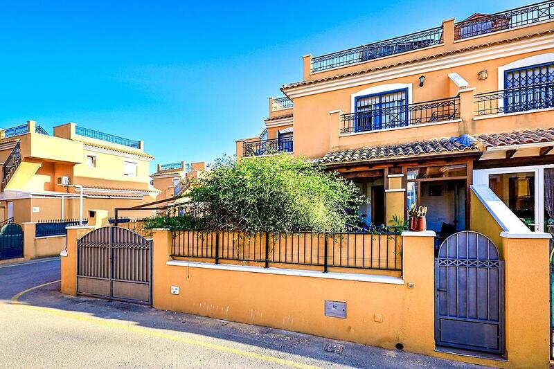 Maison de Ville à vendre dans Torrevieja, Alicante