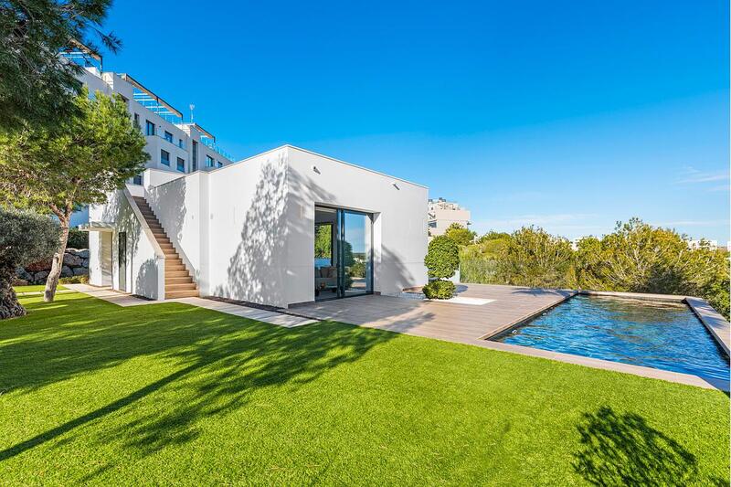 Villa till salu i Las Colinas Golf, Alicante