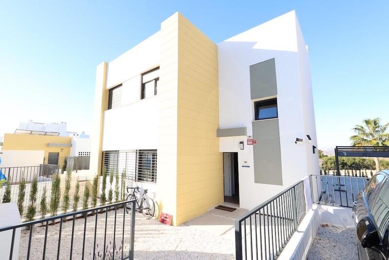 Maison de Ville à vendre dans Busot, Alicante