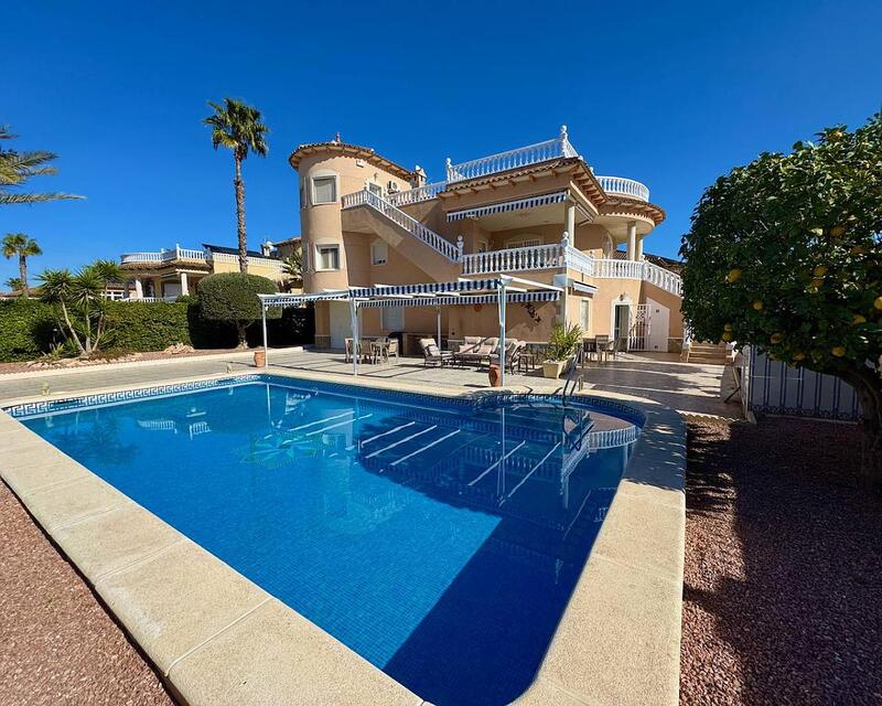 Villa à vendre dans Benferri, Alicante