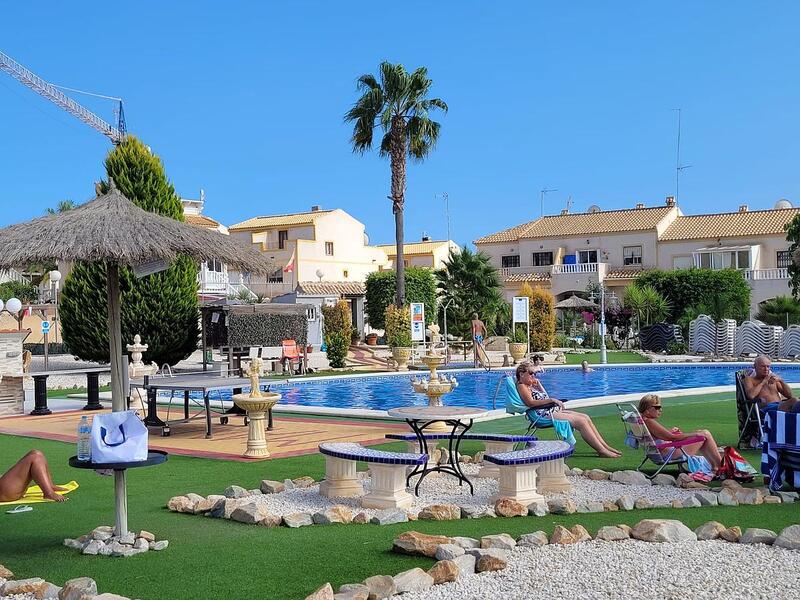 квартира продается в Los Balcones, Alicante