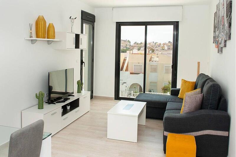 Apartamento en venta en Villamartin, Alicante