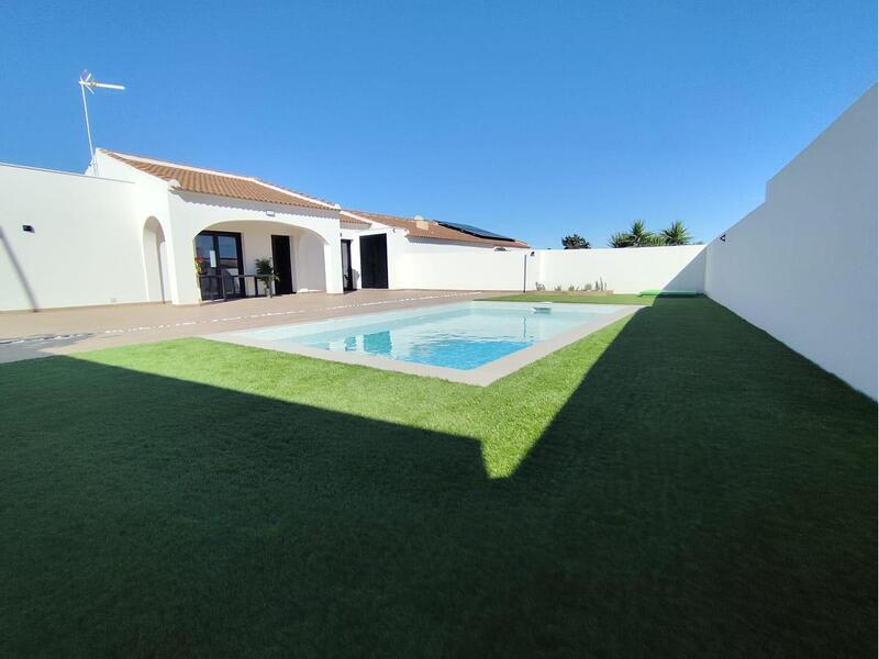 Villa til salgs i Torrevieja, Alicante