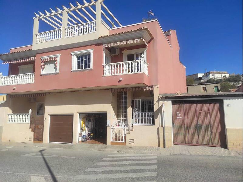 Gezinswoning Te koop in Bigastro, Alicante