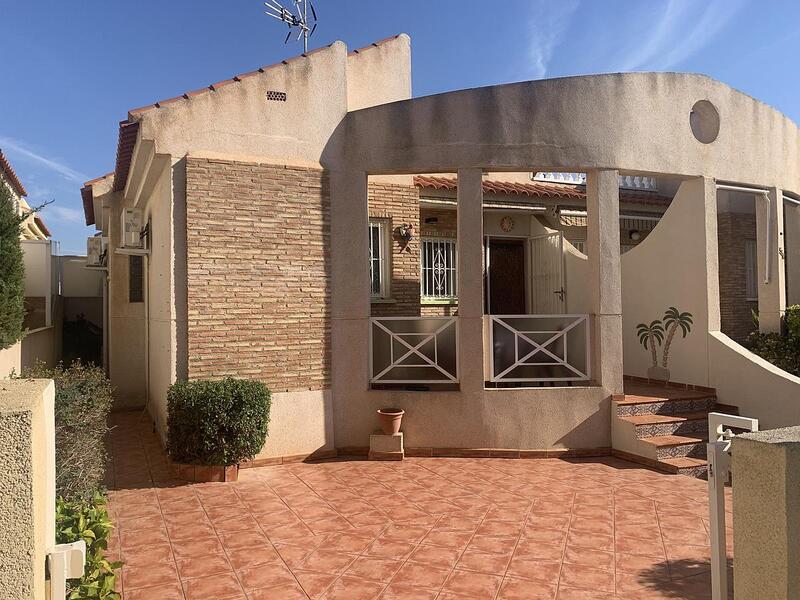 Maison de Ville à vendre dans Playa Flamenca, Alicante