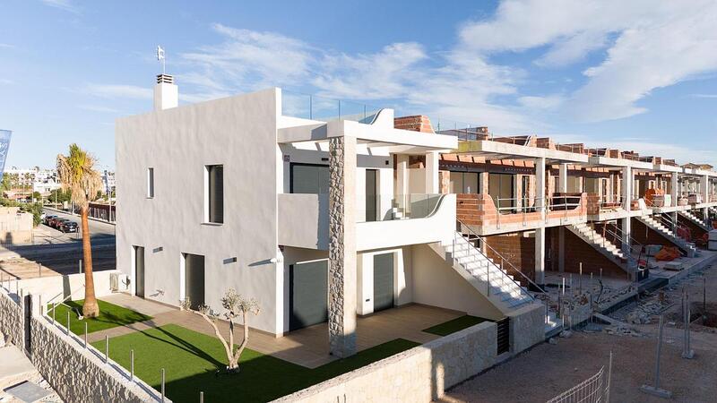 Stadthaus zu verkaufen in Pilar de la Horadada, Alicante