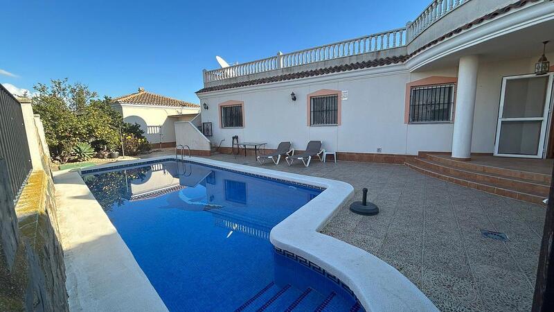 6 bedroom Villa for sale