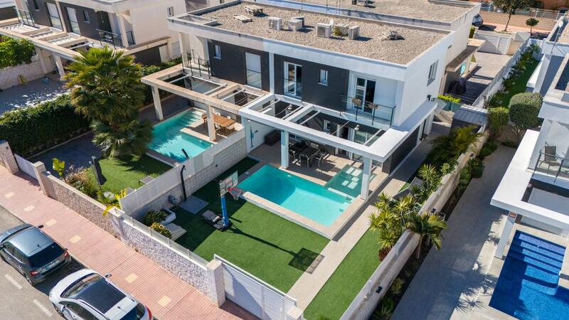 Villa till salu i Santa Pola, Alicante