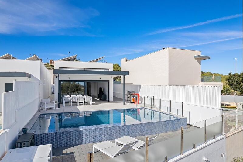 Villa en venta en San Miguel de Salinas, Alicante