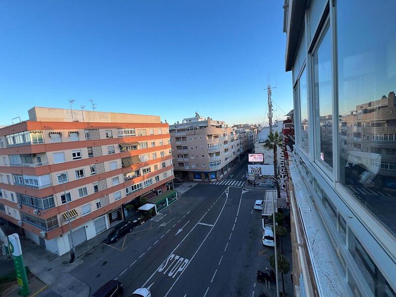 квартира продается в Torrevieja, Alicante