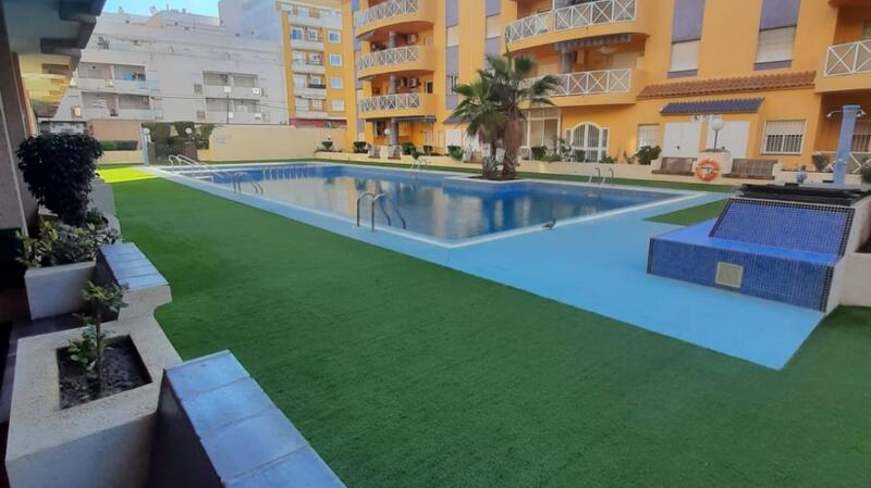 квартира продается в Torrevieja, Alicante