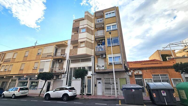 3 bedroom Apartment for sale