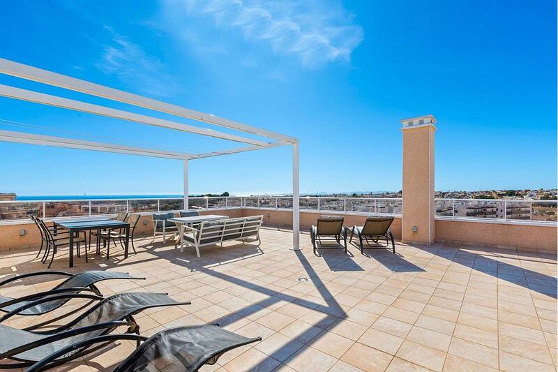 Apartamento en venta en Villamartin, Alicante