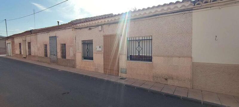 Townhouse for sale in Pinoso, Alicante