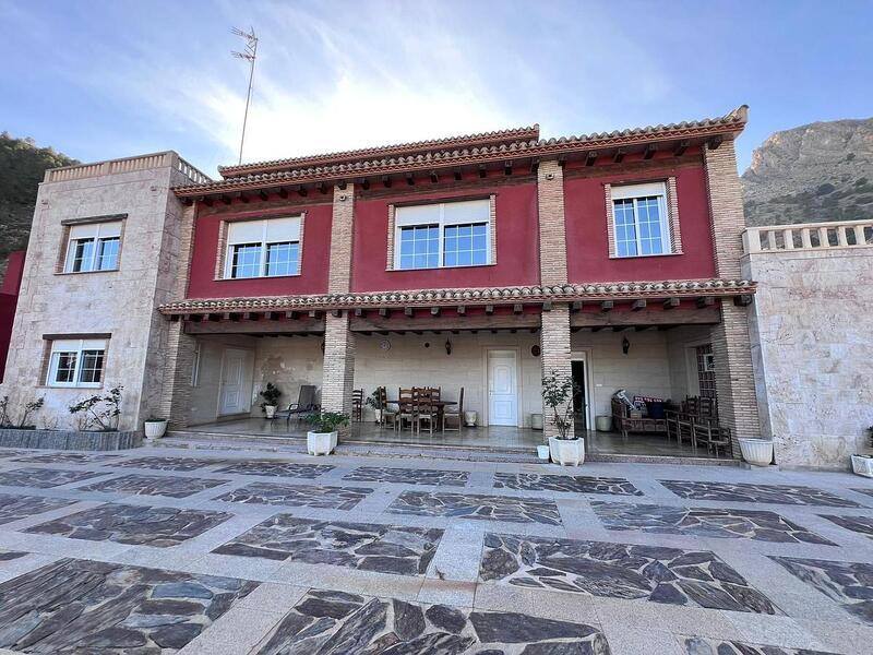 Villa for sale in Orihuela, Alicante