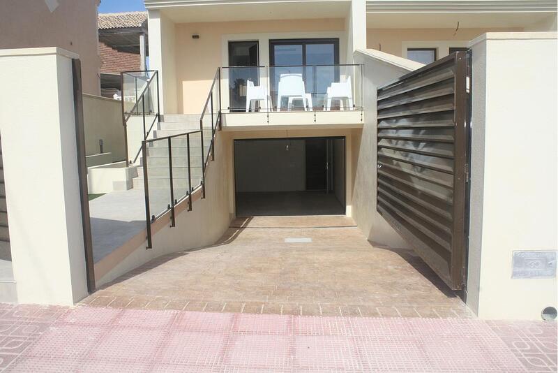 3 bedroom Townhouse for sale