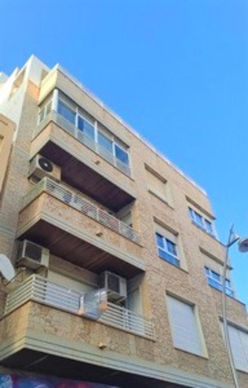 квартира продается в Torrevieja, Alicante