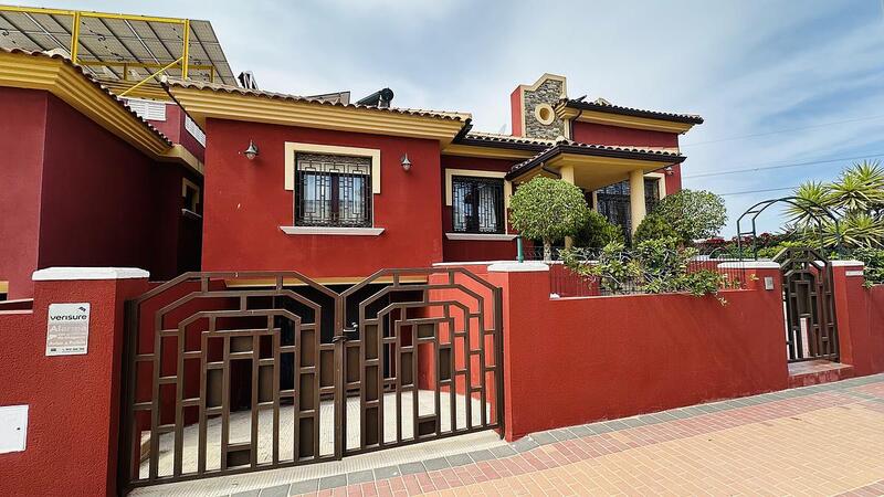 Villa for sale in Algorfa, Alicante