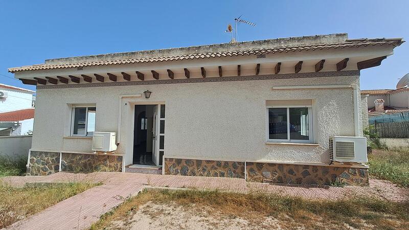 Villa til salgs i Villamartin, Alicante