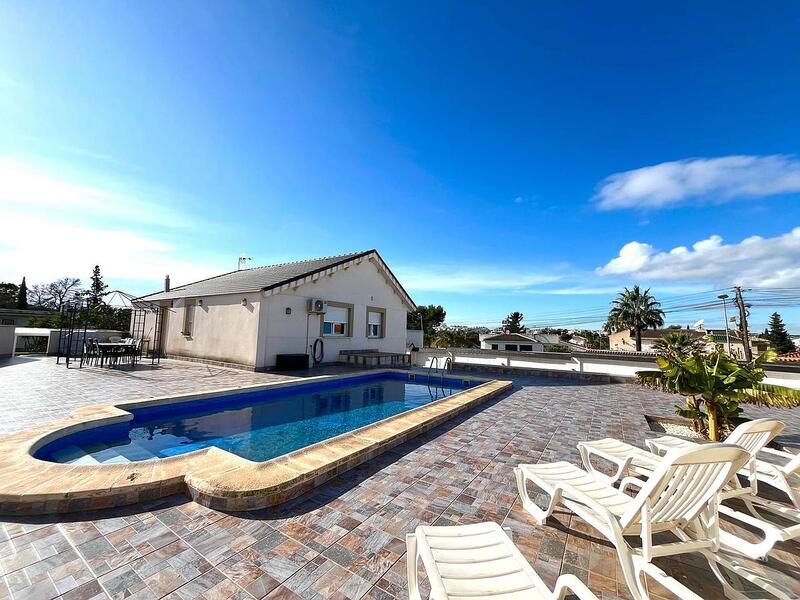 Villa à vendre dans Los Balcones, Alicante