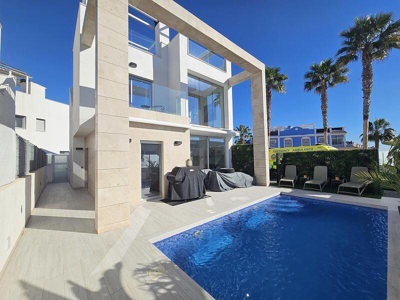 вилла продается в Cabo Roig, Alicante