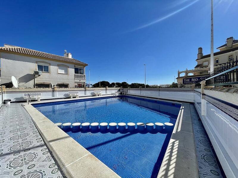 Apartamento en venta en La Zenia, Alicante