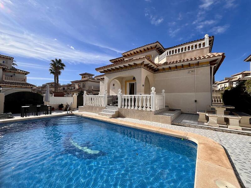 Villa till salu i Cabo Roig, Alicante