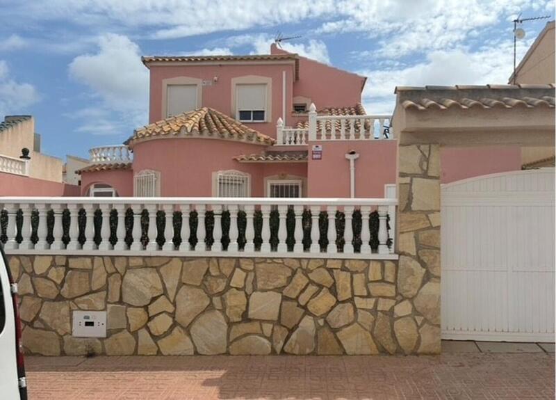 Villa en venta en Playa Flamenca, Alicante