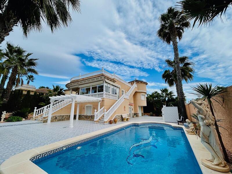 Villa for sale in Orihuela, Alicante