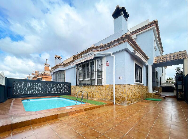 Townhouse for sale in Orihuela Costa, Alicante