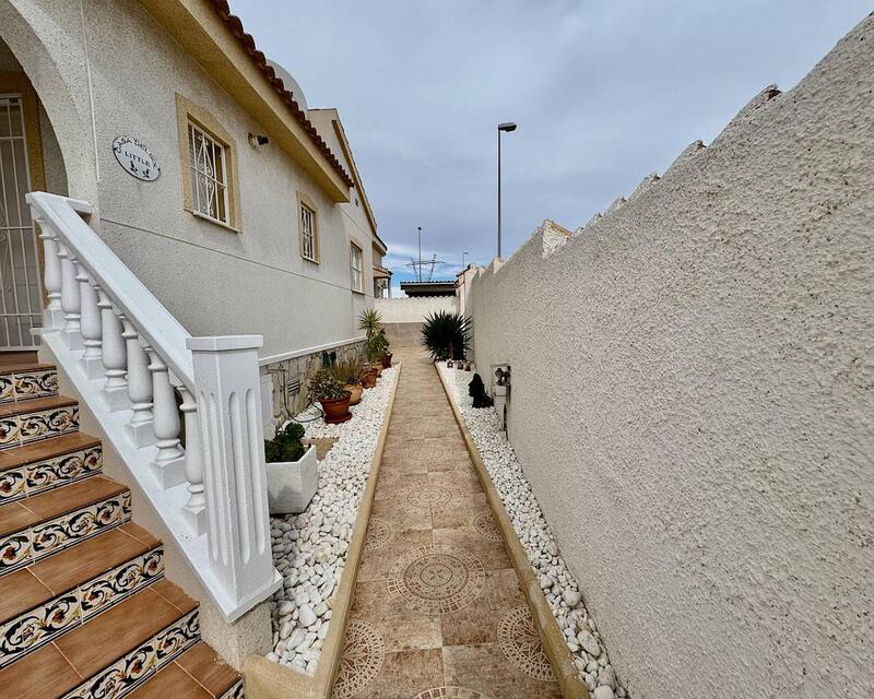 2 Cuarto Villa en venta