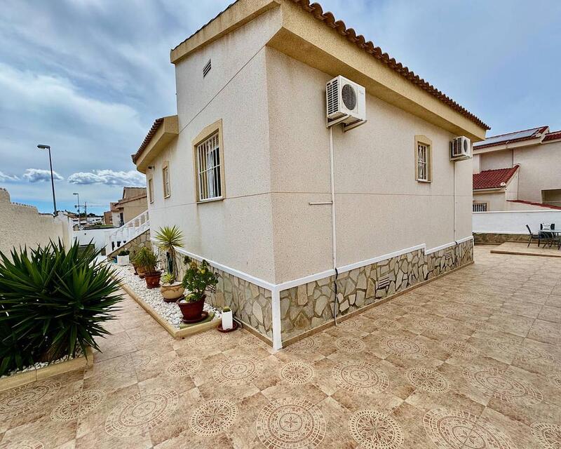 2 Cuarto Villa en venta