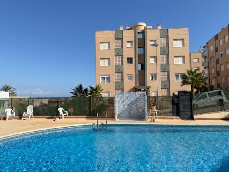 Apartamento en venta en Torrevieja, Alicante