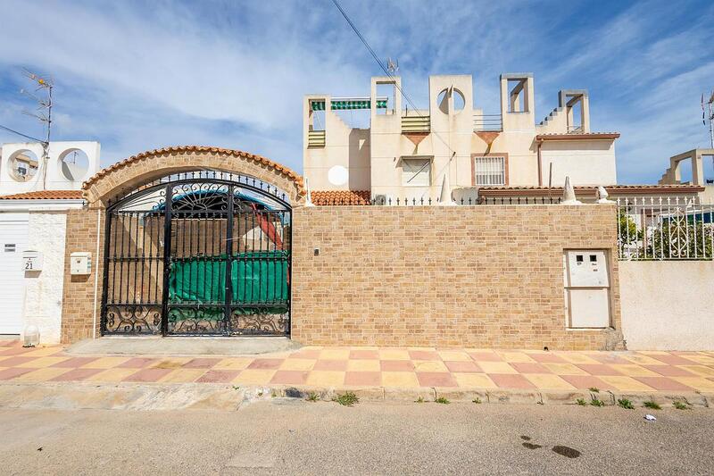 Villa Te koop in Torrevieja, Alicante