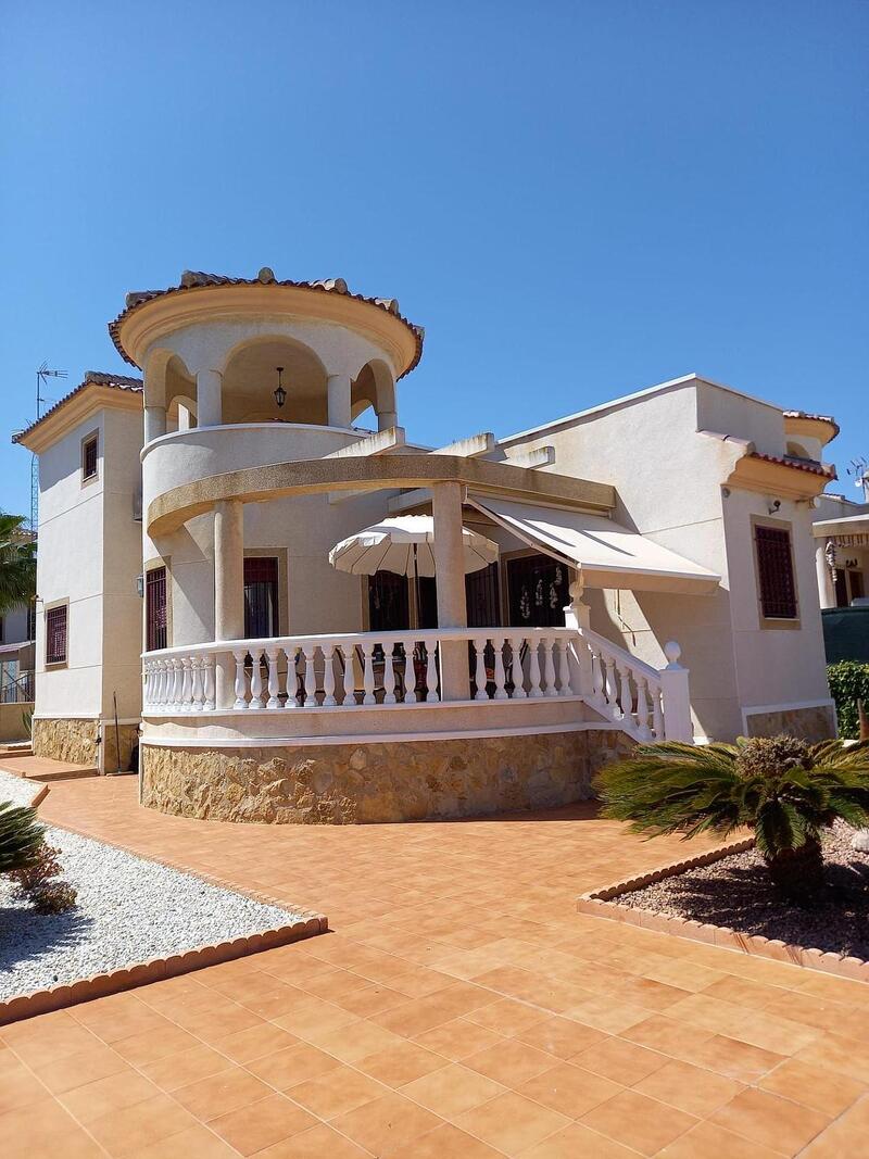 Villa Te koop in San Fulgencio, Alicante