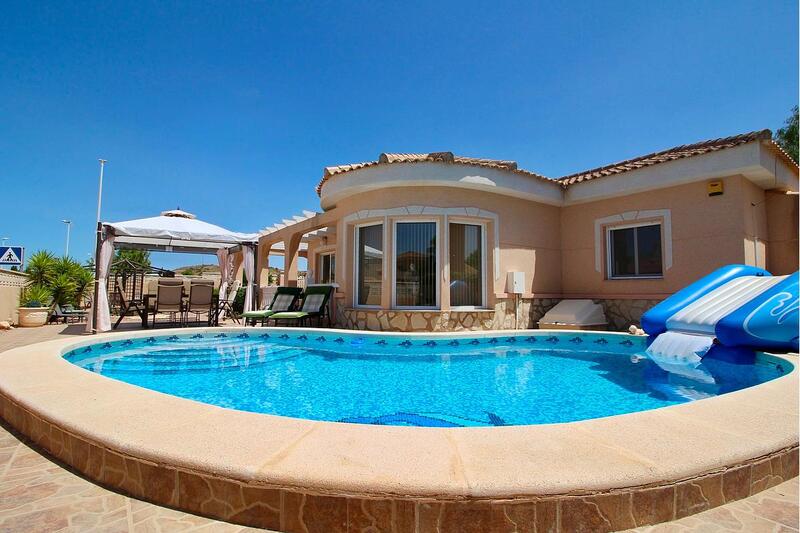 Villa for sale in Hondon de las Nieves, Alicante