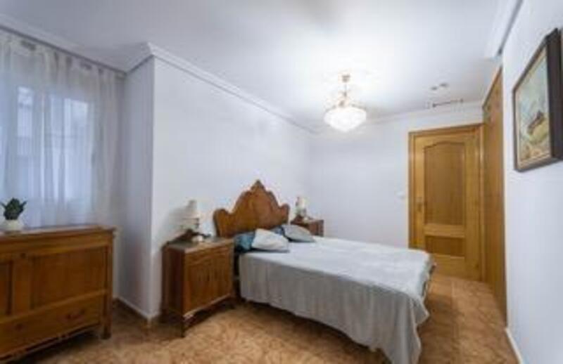 4 bedroom Apartment for sale