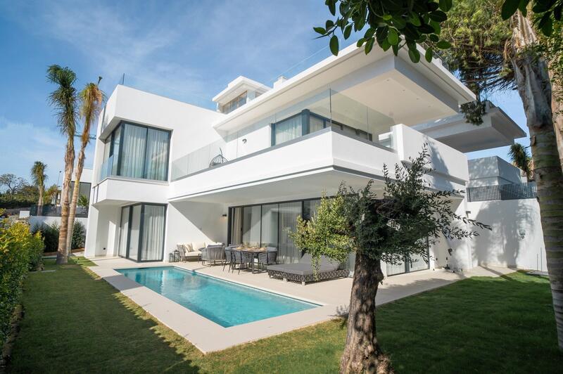 Villa zu verkaufen in Marbella, Málaga