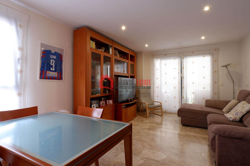 3 bedroom Apartment for sale