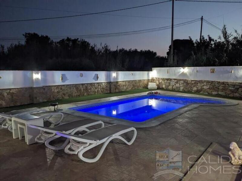 4 Cuarto Villa en venta