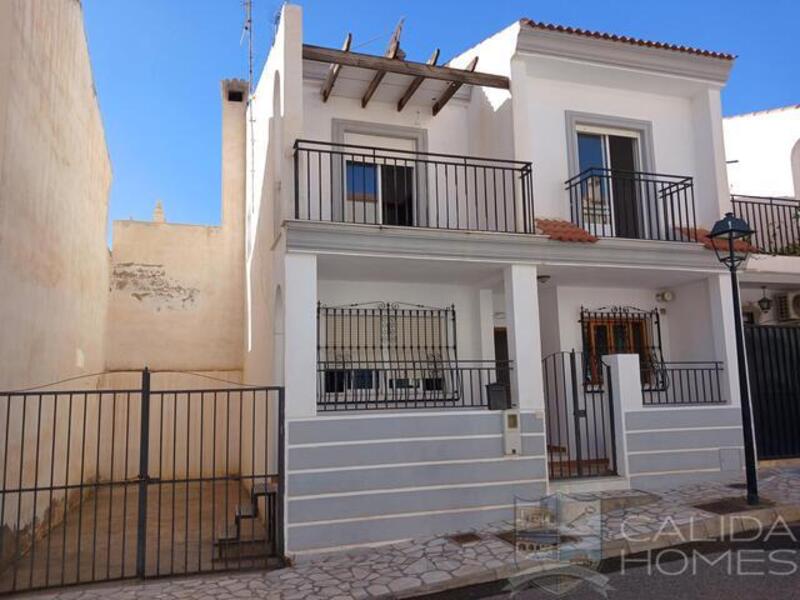 3 bedroom Townhouse for sale