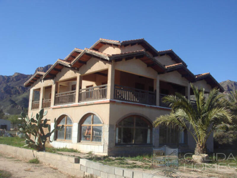 5 bedroom Villa for sale