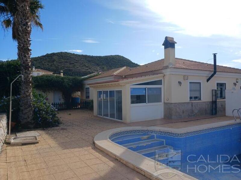 Villa en venta en Arboleas, Almería