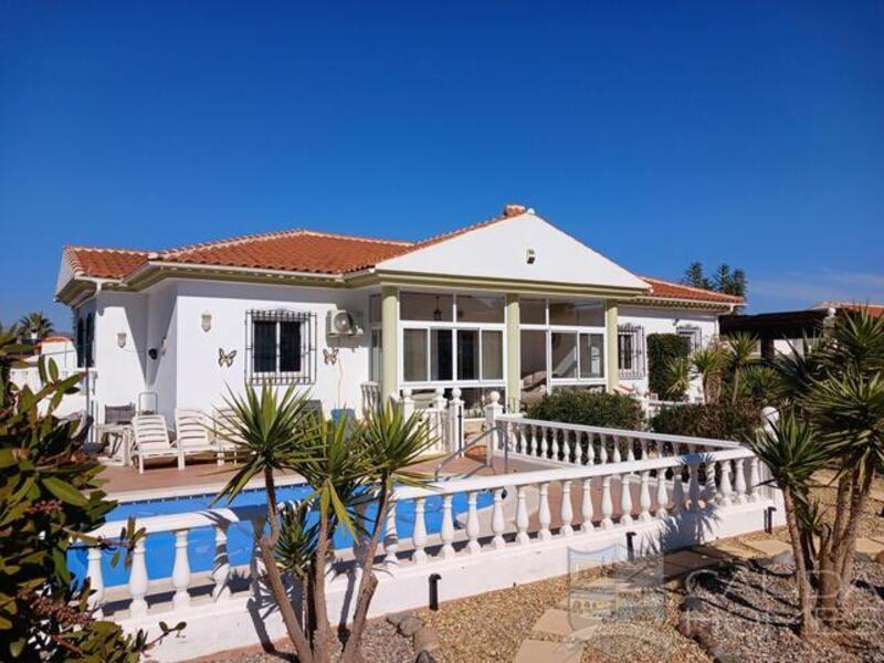 Villa en venta en Arboleas, Almería