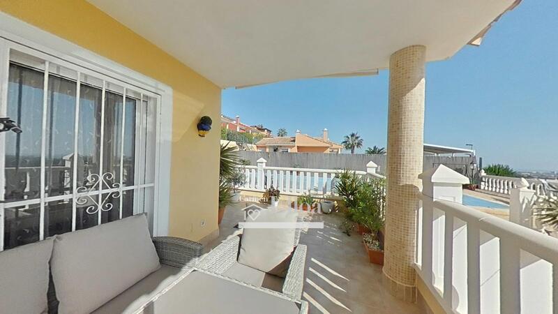 Villa for sale in Mutxamel, Alicante