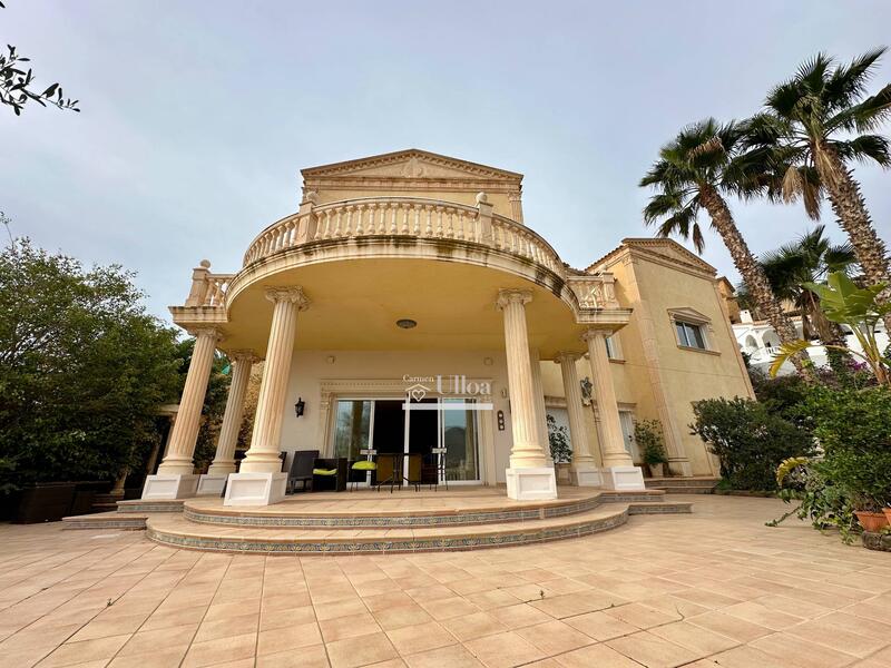 6 bedroom Villa for sale