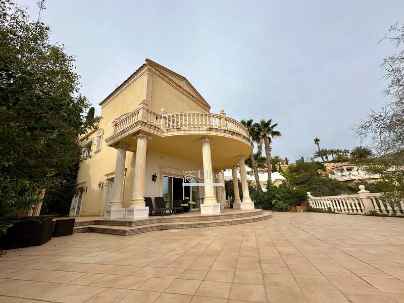 6 bedroom Villa for sale